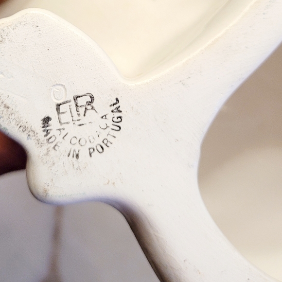 Alcobaca Porcelain Cat - Picture 5 of 6